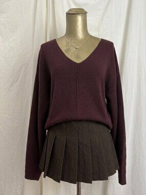 H&M Conscious Burgundy V-Neck Sweater XS Pullover Minimalist Academia Chic Basic